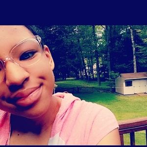 Meet your Posher, Lea